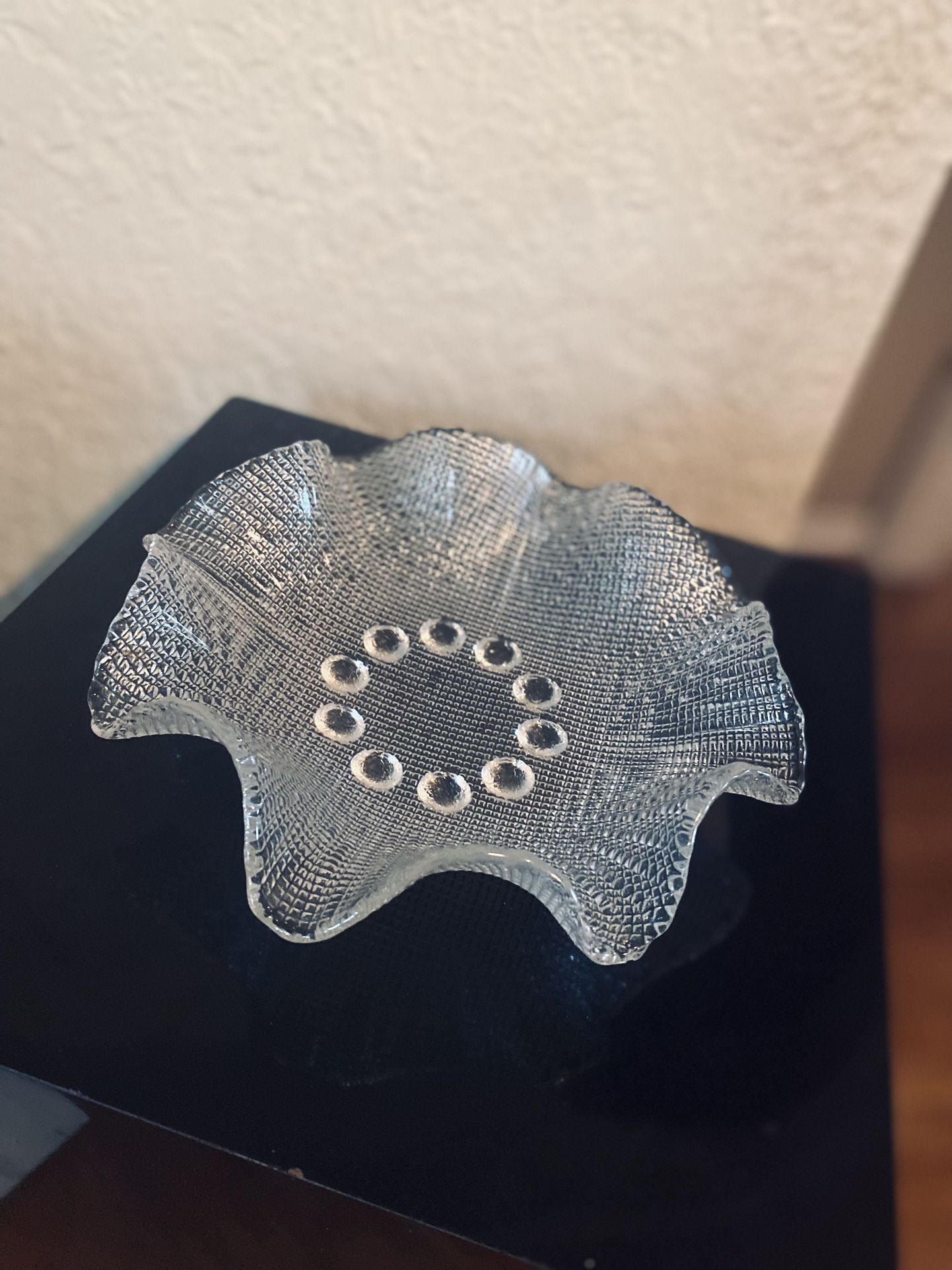 Vintage Glass Bowl w Ruffle Edge