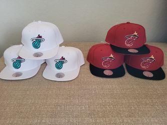 Brand New "MIAMI HEAT" Snapback! MITCHELL & NESS