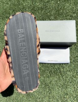 Balenciaga fur slides leopard