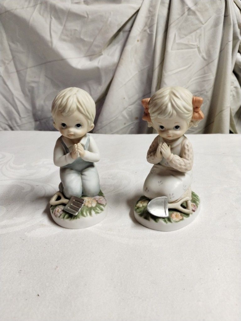 Prayer Figurines