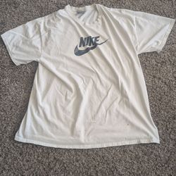 Vintage Nike Spellout Graphic Tee - White - XXL - Y2K Silver Tag