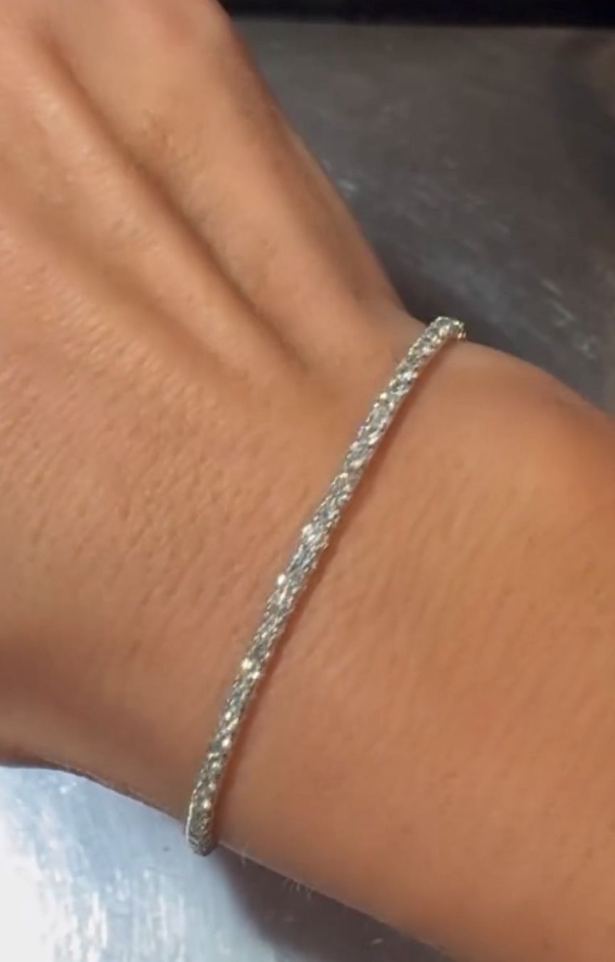 Tennis Bracelet 14k 6.70 GR 76 Dia 2.80 ct AAA