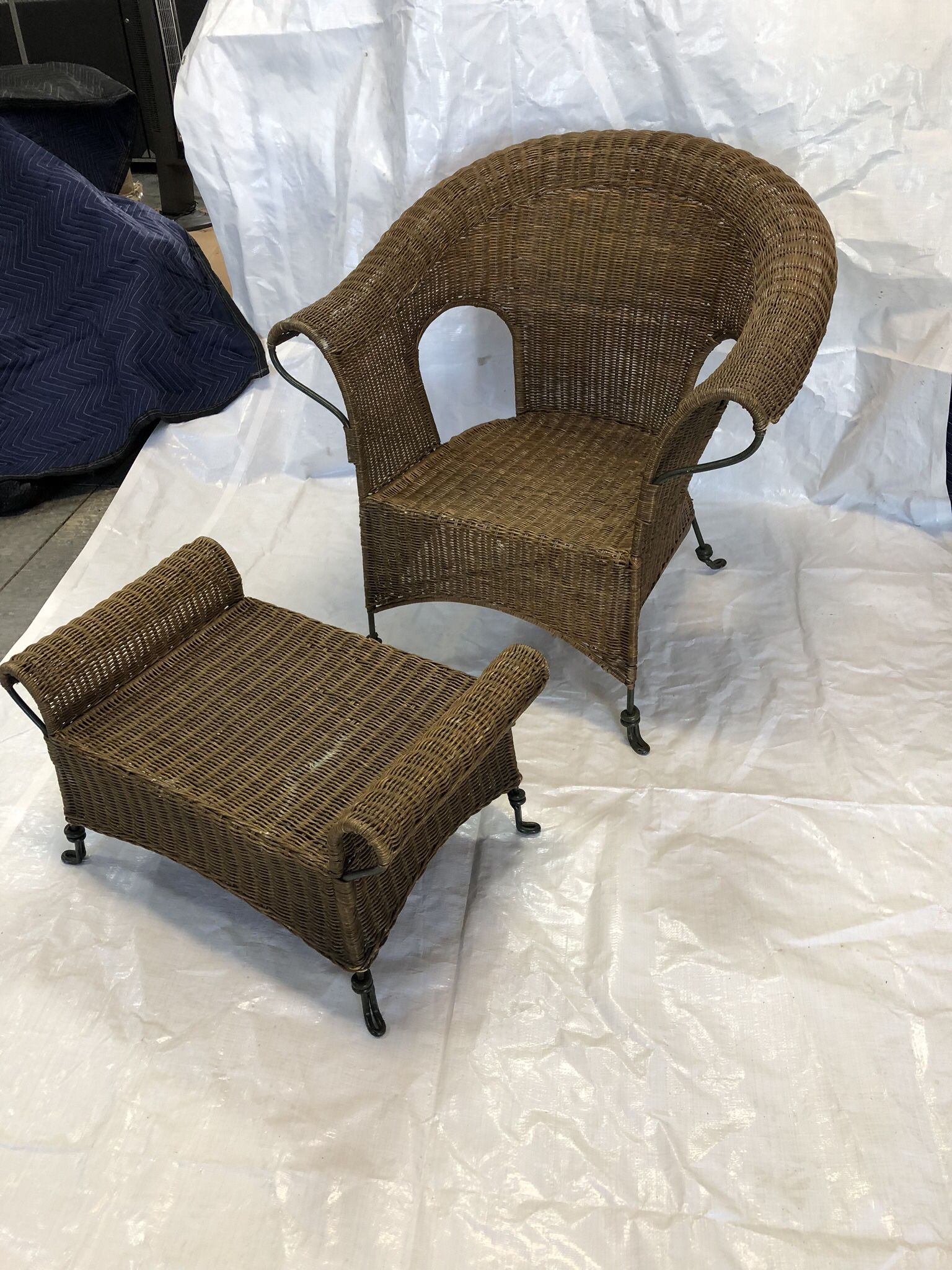 Chair and matching Ottoman