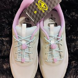 Athletic Works white tennis shoes. Brand new. Women's sz6.