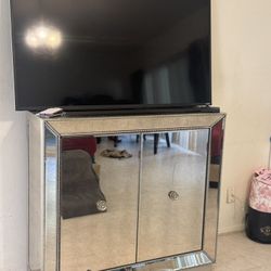 3 Paintings Left And Mirror Drawer 