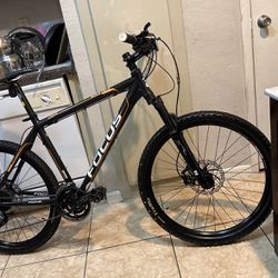 Bike 26” FOCUS Black Hills, New Conditions, Hidraulic Disks Brakes, Front Shox Lock And Unlock 2; Speeds 