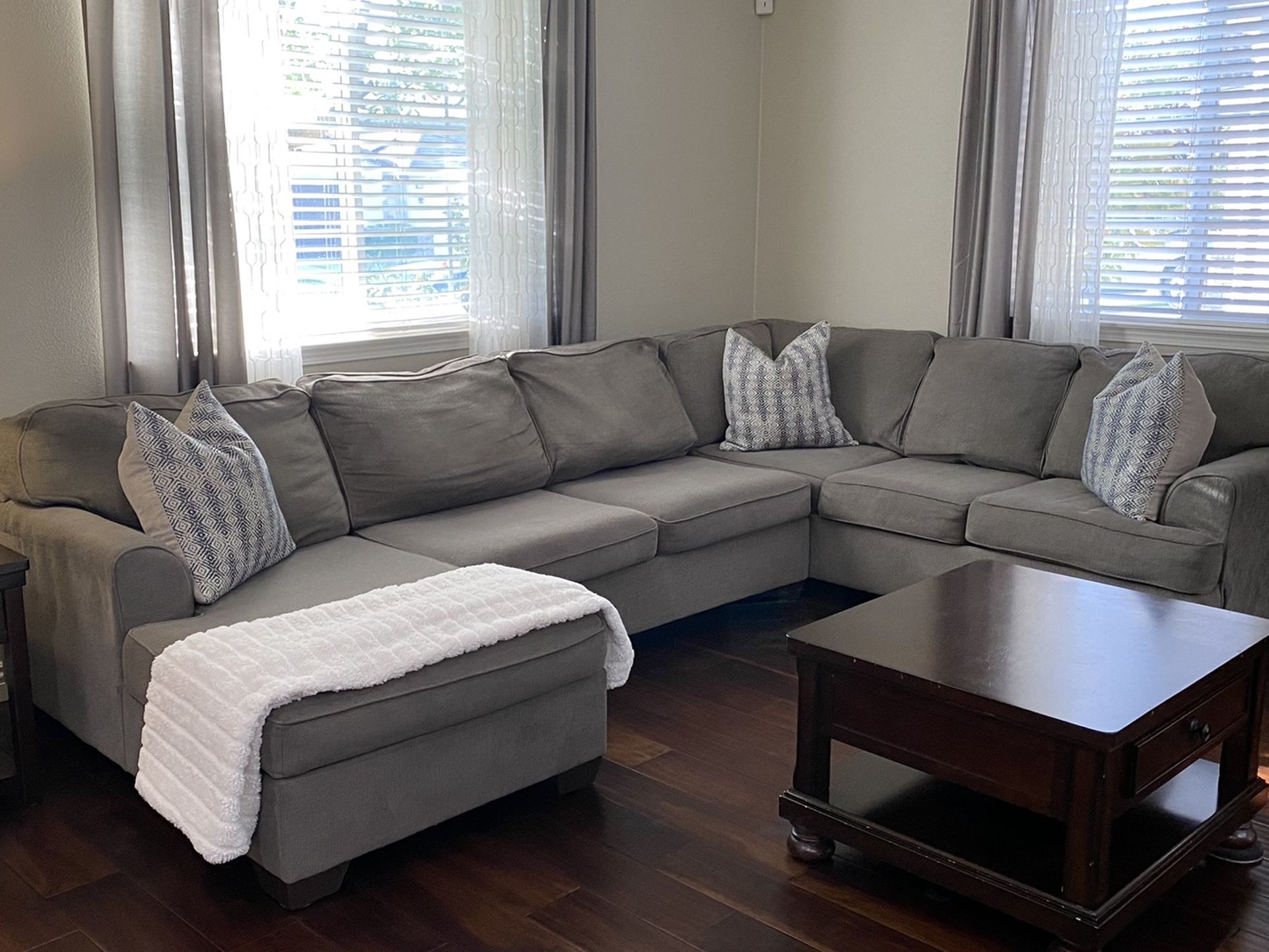 Sectional Sofa with Coffee Table, Side Table and Ottoman (Pillows Included) 