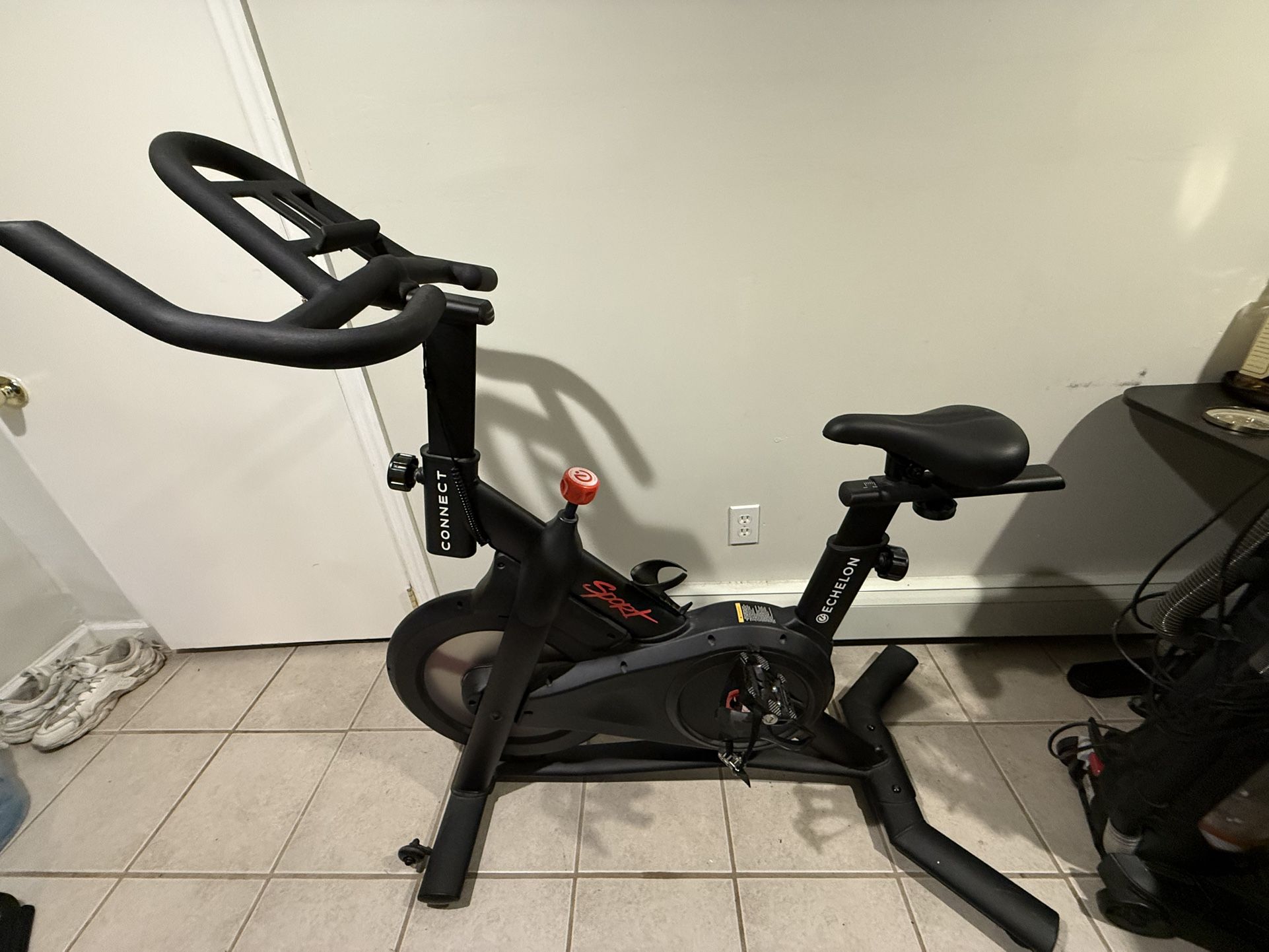 Echelon Connect Sport Indoor Cycling Exercise Bike