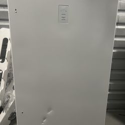Selling Freezer Garage Ready 