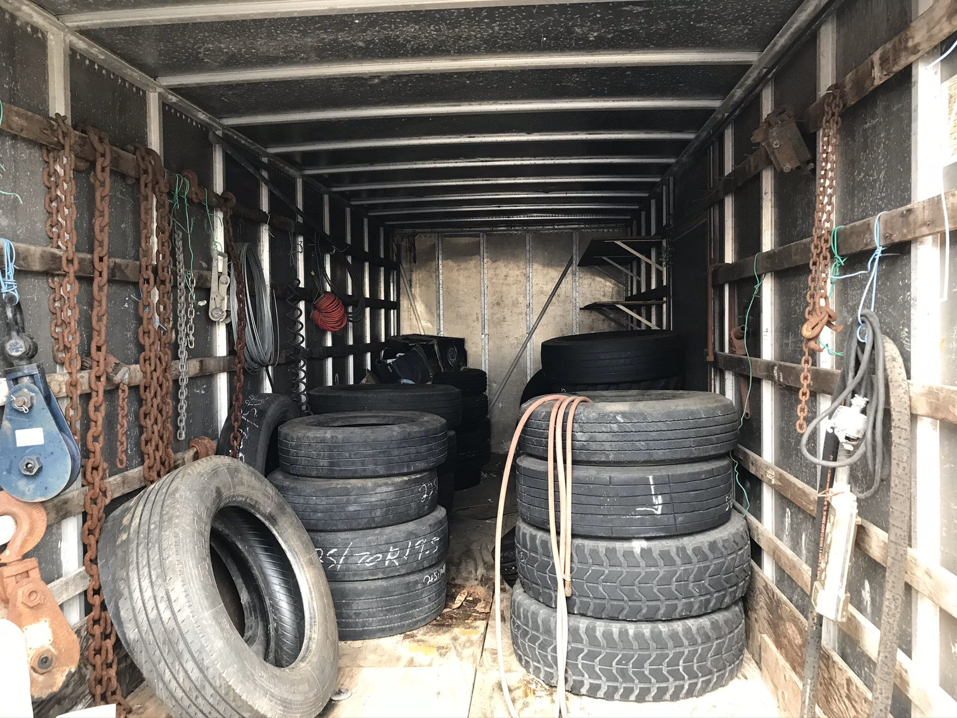 Storage container 20 footer aluminum no leaks cheap first $1500 cash no trades