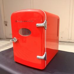 Frigidaire Vintage/Retro Portable Mini Fridge 