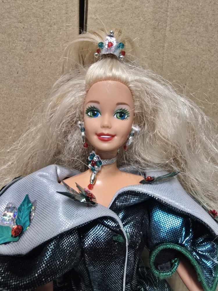 Barbie Happy Holiday @ToyBros