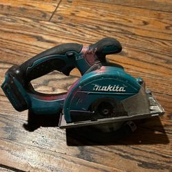 Serrucho Eléctrico Marca MAKITA