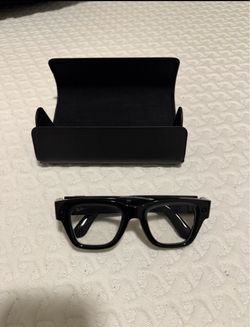Ray-Ban displays Smart Glasses with Case  and neural band