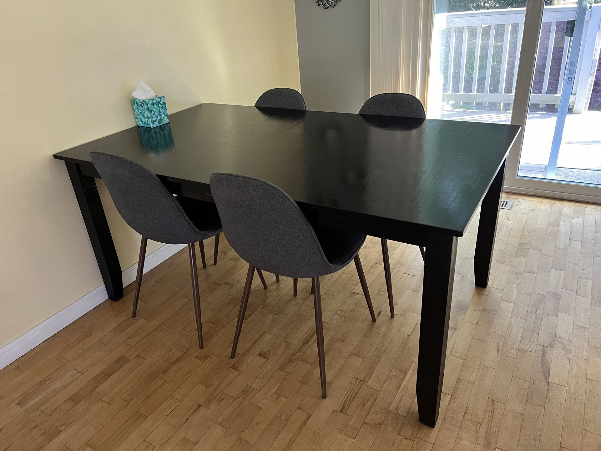 Beautiful Dinning Table (no Chairs!)
