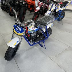 Typhoon 40CC 4 Stroke Dirt Bike Kids! Finance For $50 Down Payment!!
