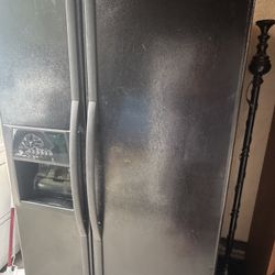 WHIRLPOOL GOLD DOUBLE DOOR REFRIGERATOR 
