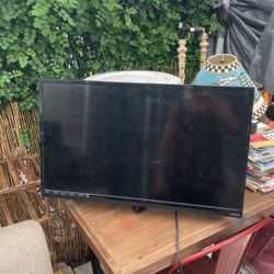 Vizio Tv 32” With Roku Device 
