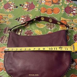 Michael Kors bag no rips no stains in great condition