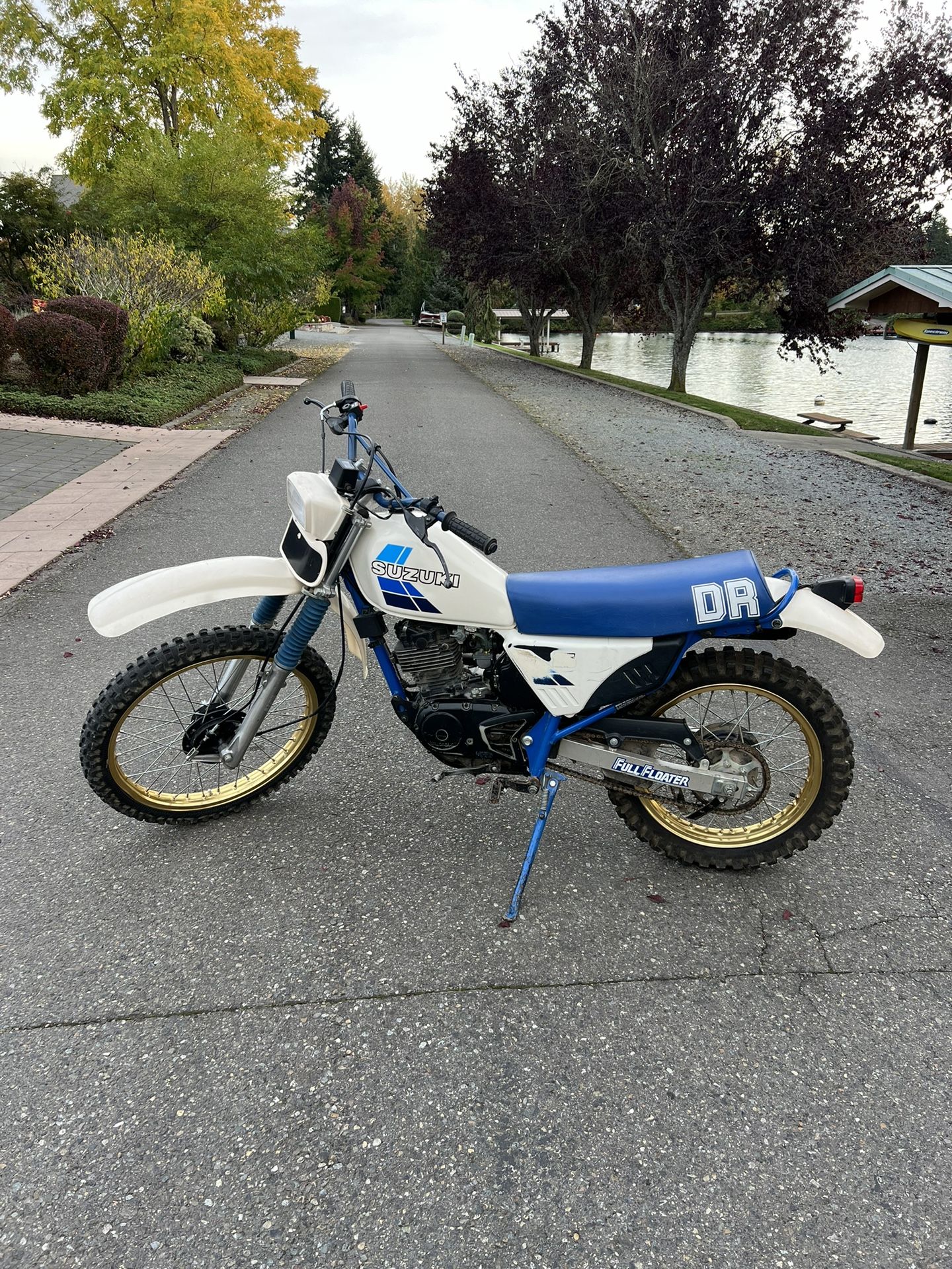 Suzuki DR 125