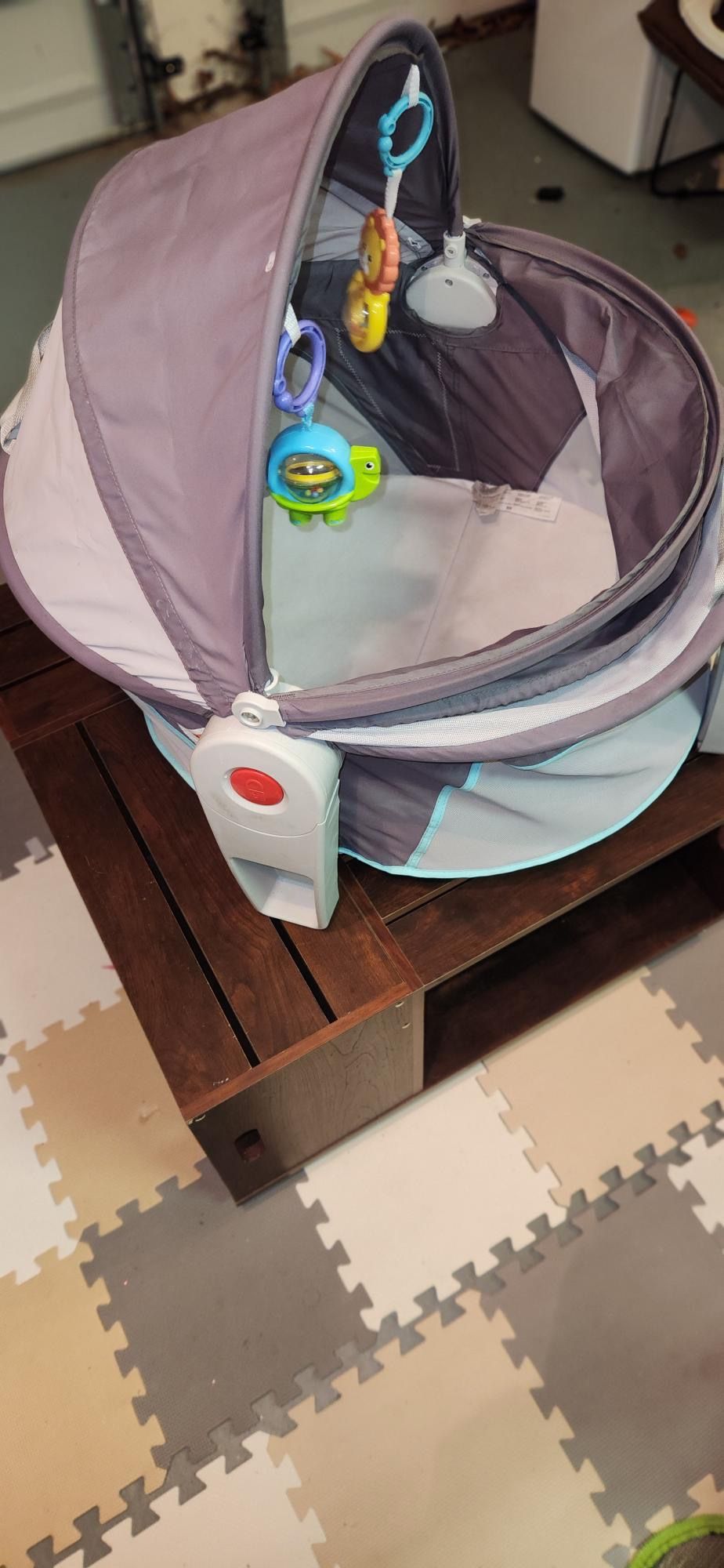 Fisher-Price On-the-Go Baby Dome – Portable Play Space & Nap Area
