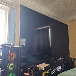 MASSIVE 82'' LG SMART TV WITH ALEXA BUILT IN AND SMART REMOTE. HAS EVERYTHING BUILD IN.