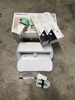 Cricut Joy Extra (New with Iron On paper included)