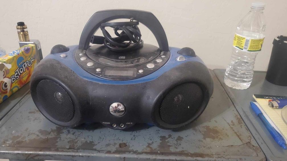 MEMOREX 2XTREME BOOMBOX PORTABLE CD PLAYER AM/FM STERIO RADIO SYSTEM