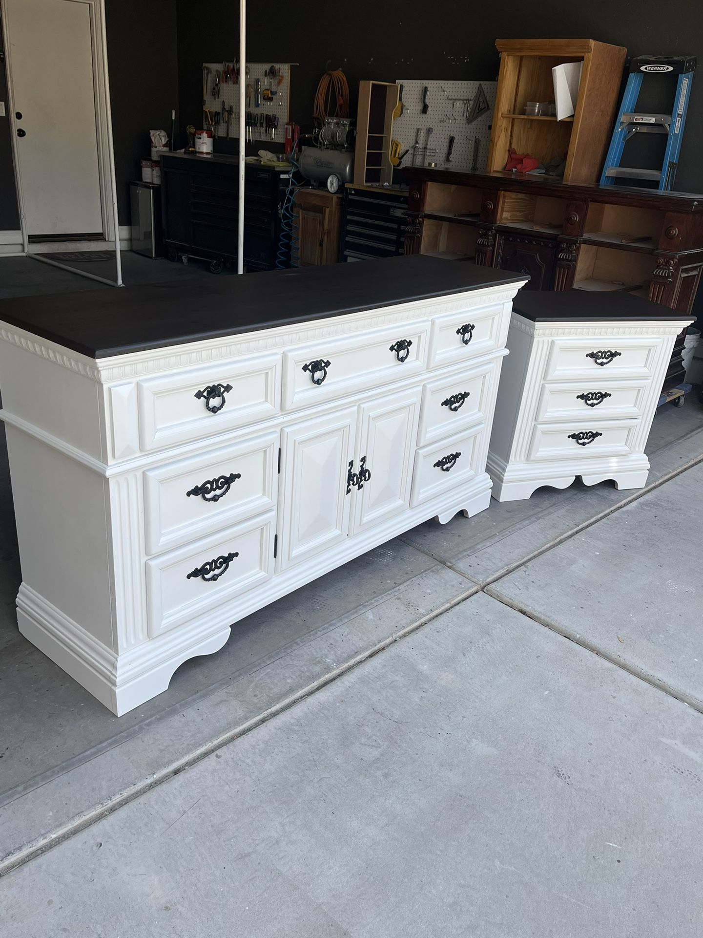 SOLID PINE RUSTIC FARMHOUSE 7 DRAWER DRESSER AND SINGLE NIGHT STAND