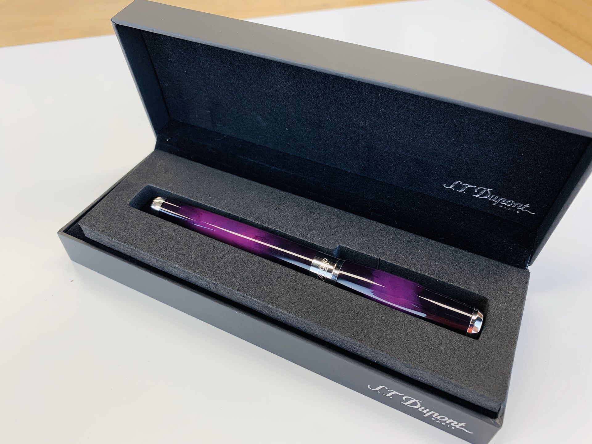 ST DUPONT NEW EGGPLANT PURPLE LACQUER ATELIER LINE D ROLLERBALL PEN