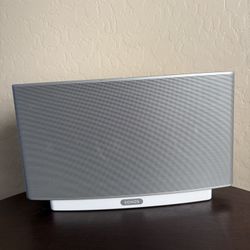 Sonos Play:5 1st Gen Wireless Streaming Smart Speaker - White Turns On