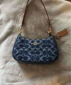 Coach Denim Shoulder Bag 💙🍒