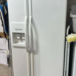 Refrigerator works Great $250 