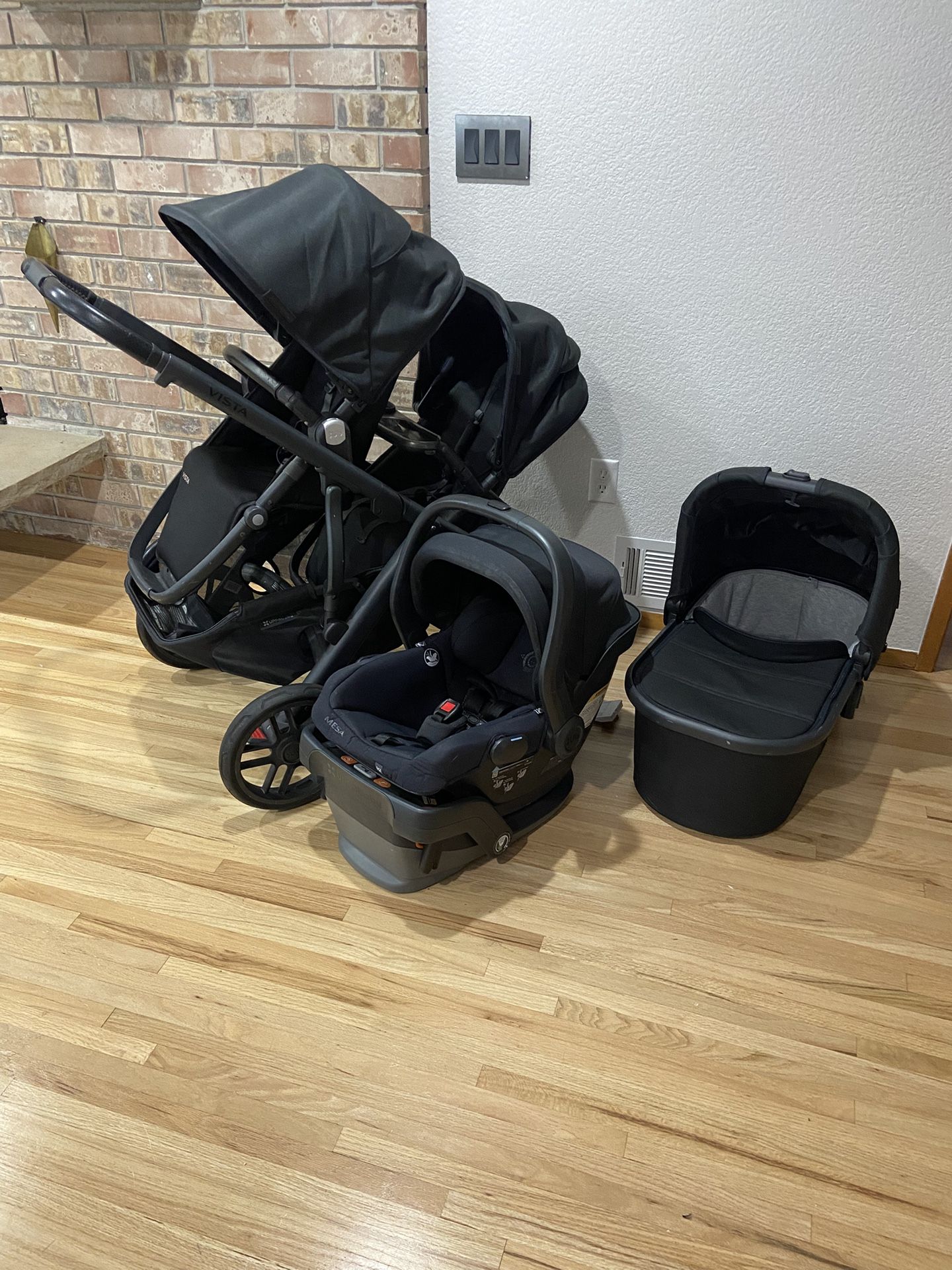 Uppababy Vista V2 Double Stroller With Bassinet And Car Seat Black