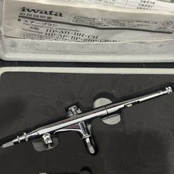 Iwata Hi-Line Hi- Precision  HP-AH Airbrush
