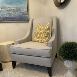 Like New Condition, ETHAN ALLEN Chair