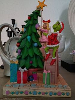 Super cute Grinch by Jim Shore Holiday Collectible