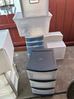 Plastic containers