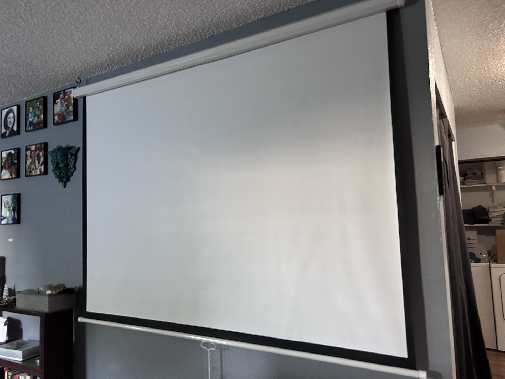 70 Inch Projector Screen