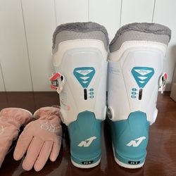 Girls Ski Boots And Gloves