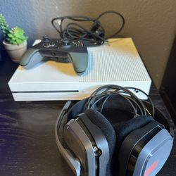 Xbox One S Bundle – Includes Astro A10 Headset & Wired Controller