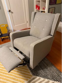 Great comfortable gray recliner chair (nursing / reading)