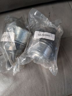 Pair of front lower Ball joint