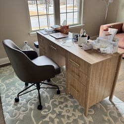 Beautiful Fluted Design Oak Color Office Table