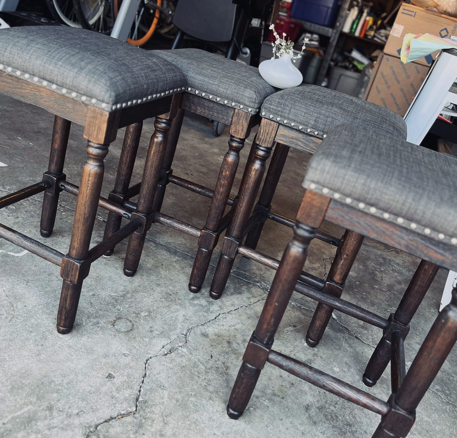 Set of 4 Wayfair Nailhead 24 in Barstools🌻