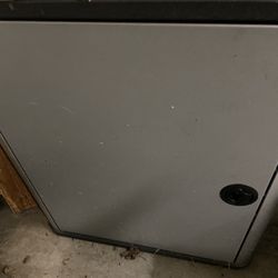 Storage W Lock and Keys 