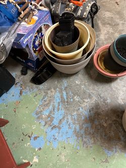 Lots and lots of pots all for $30.00