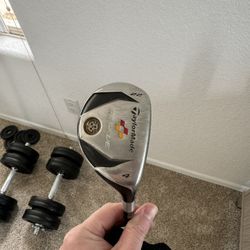 TaylorMade Rescue 4 Hybrid
