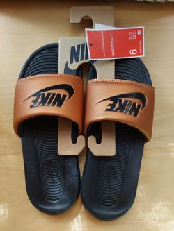 Nike slip ons best sale sandals