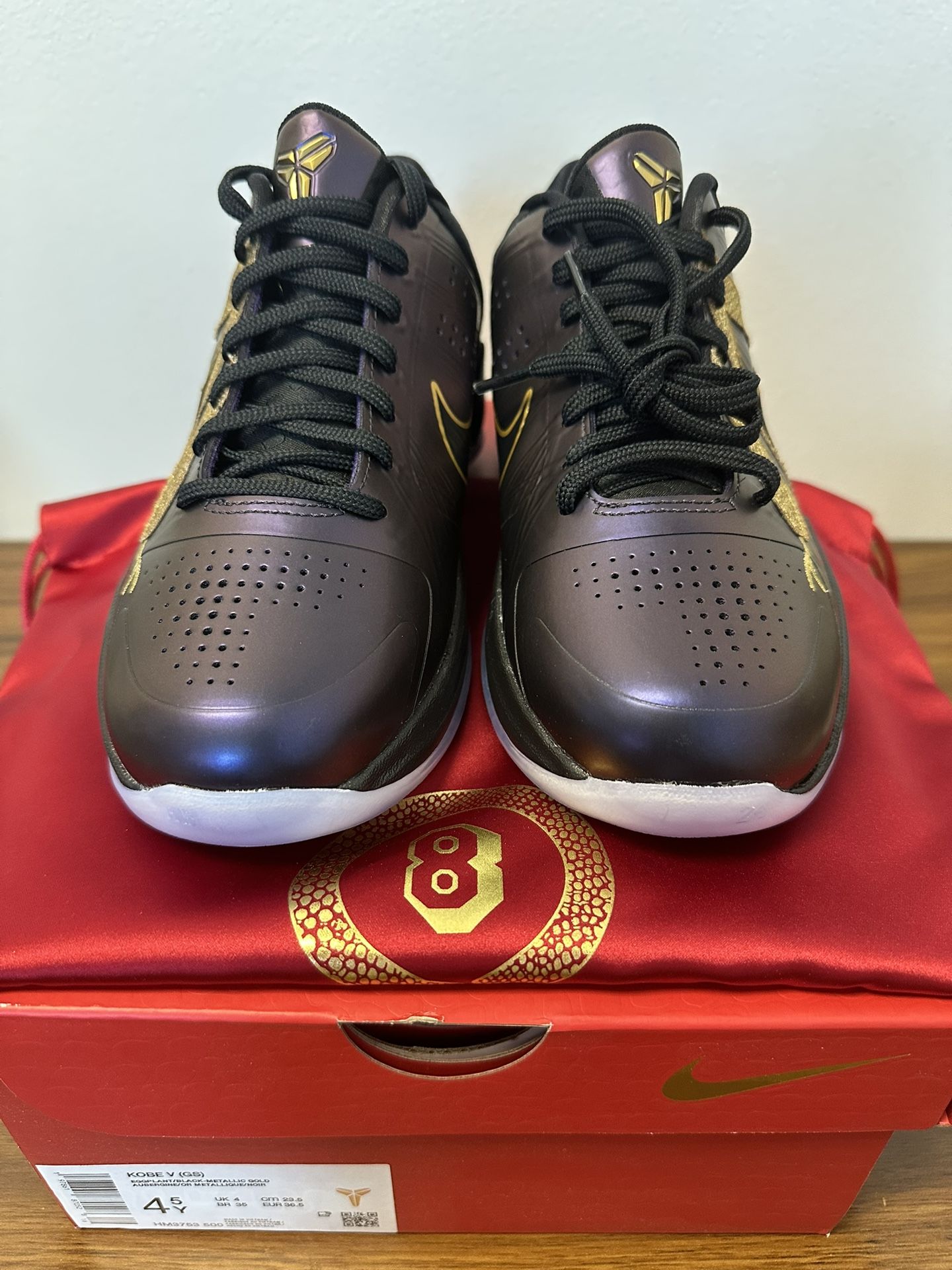 DS Nike Kobe V (5) Year of the Mamba - Eggplant (GS) size 4.5Y = Women’s size 6